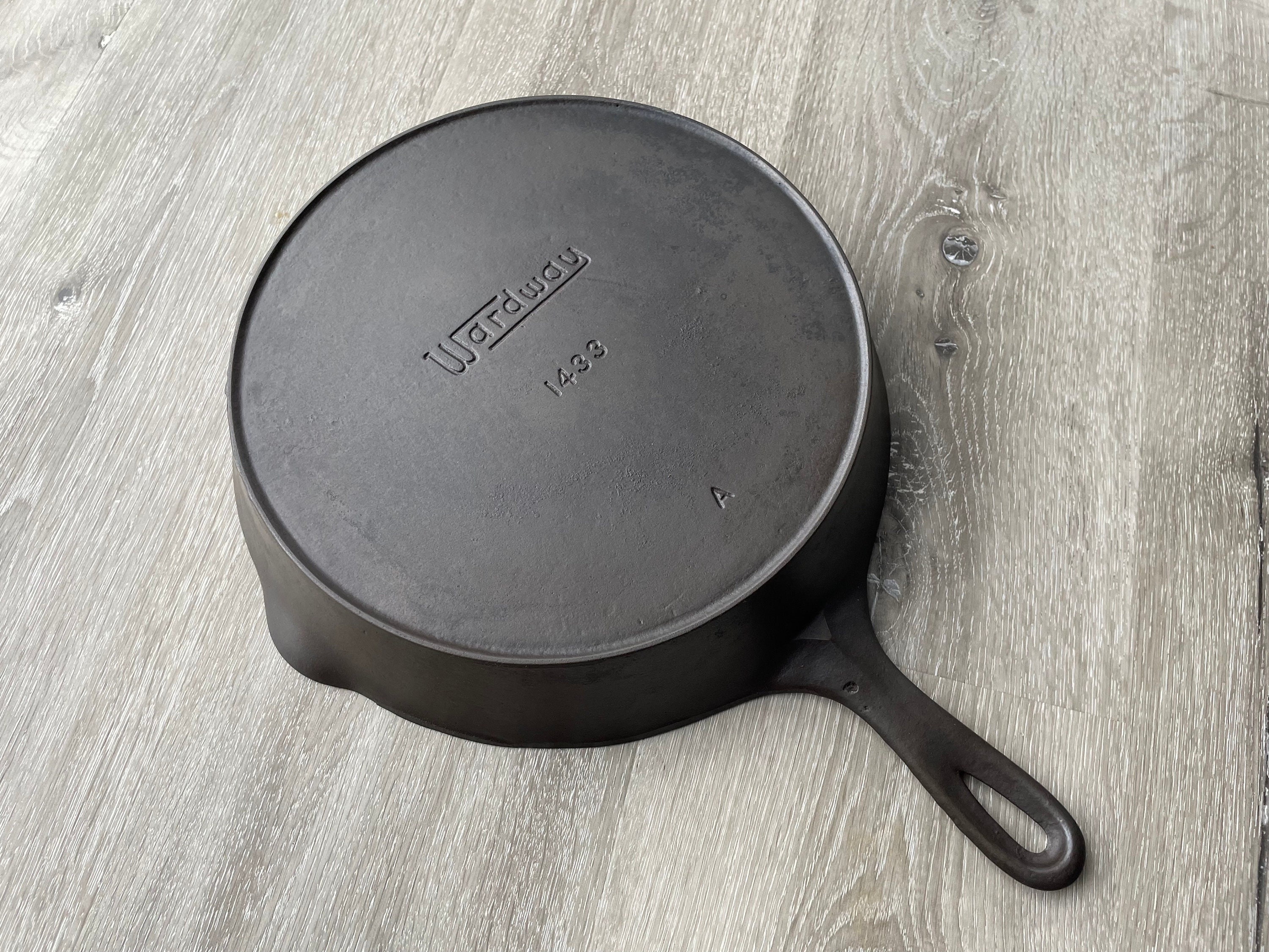 Buy Vintage Wardway 1433 by Wagner Cast Iron Skillet With Heat Online in  India 