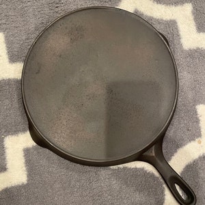 Wagner Ware #9 Skillet, Heat Ring, Unmarked, Restored & Triple-Seasoned