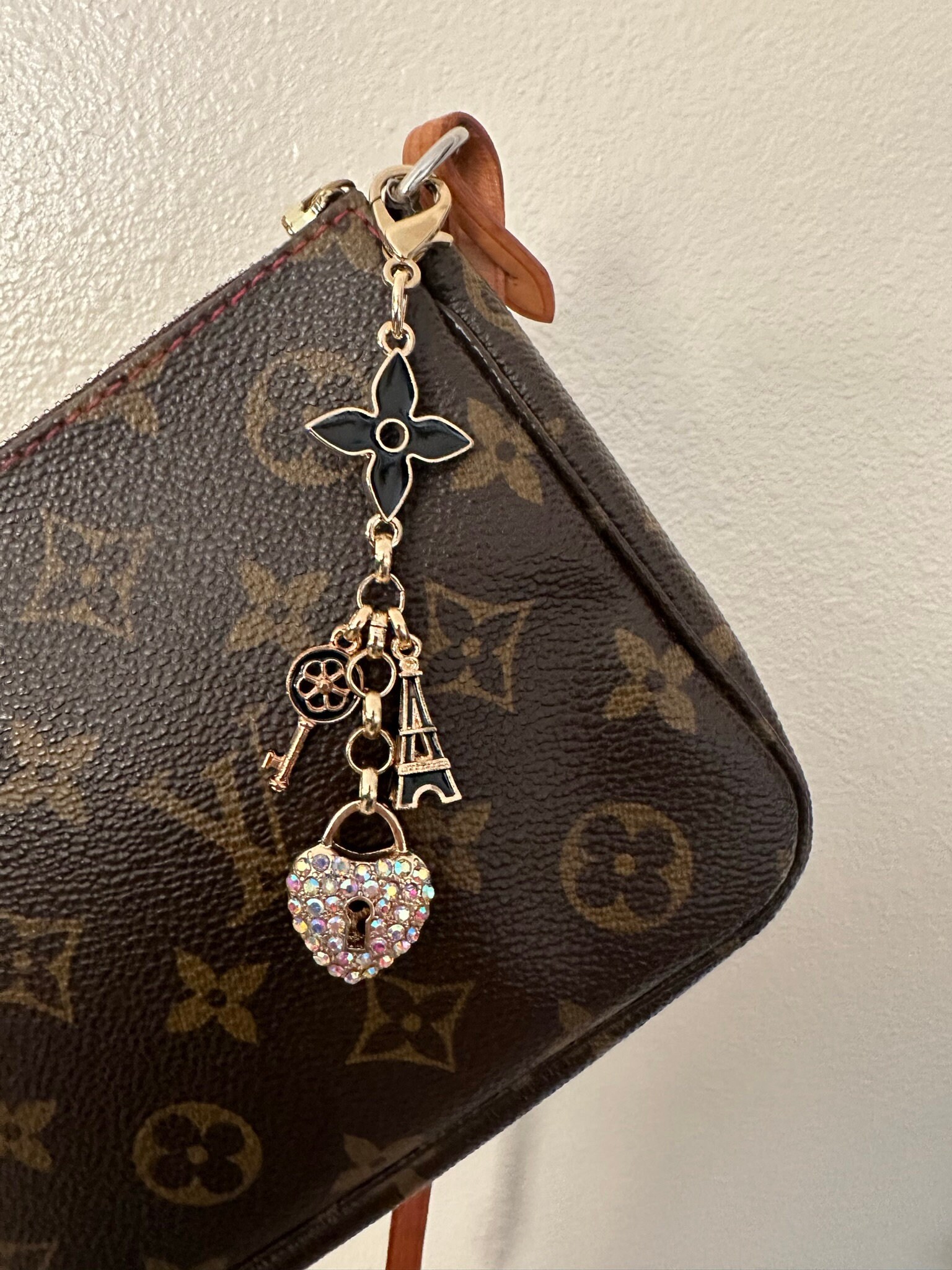Mini Pochette Accessories Tiny Shoulder Bags Little Pouch With Gold Chain  Cute Purses Cross Body Luxury Pieces Mono Print Handbag Wallet Coin Pouches  From Bags_luxury, $49.73