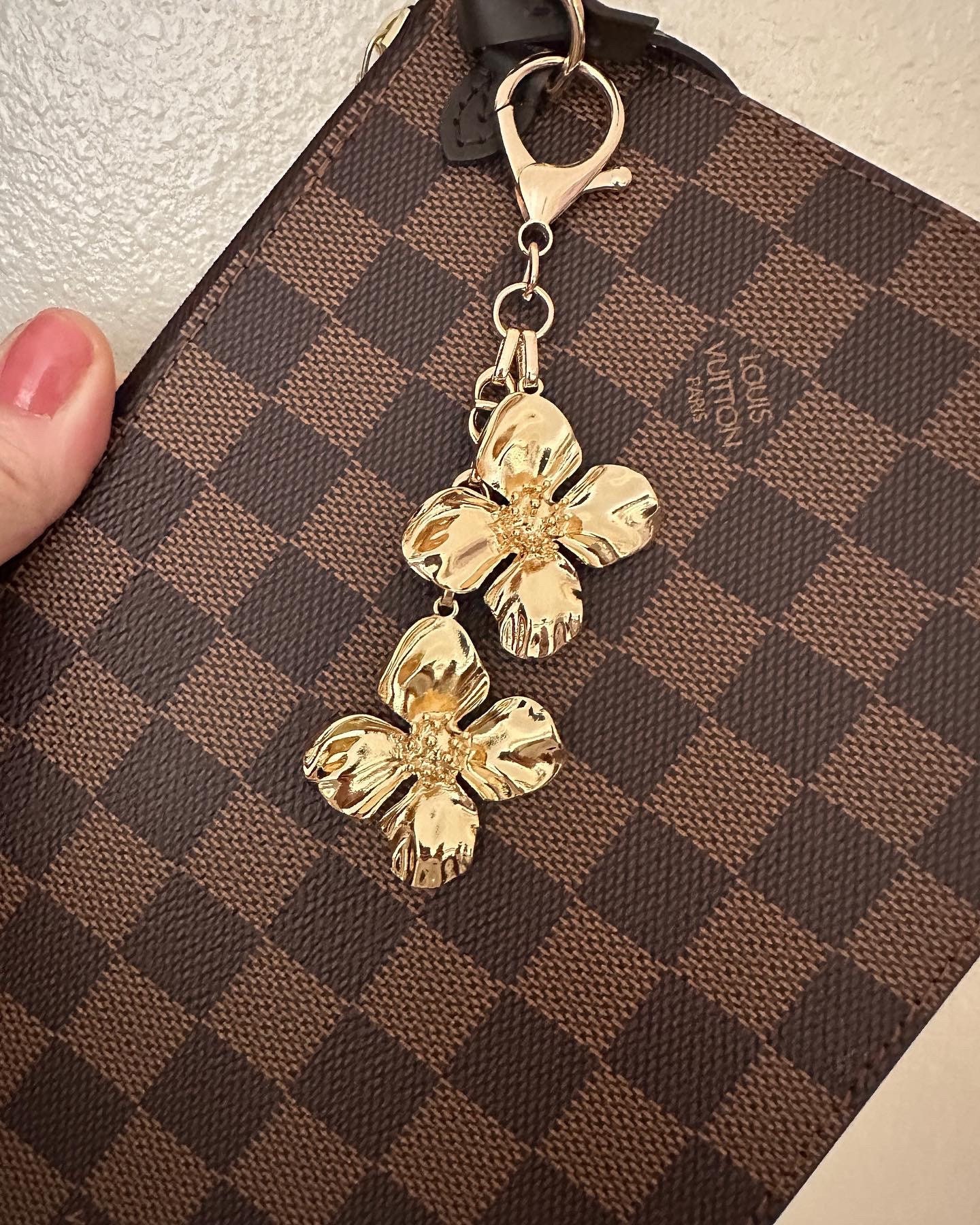 Louis Vuitton Vintage - Monogram Monogram Illustre Logos Bag Charm - Brown  - Monogram Canvas Keychain - Luxury High Quality - Avvenice