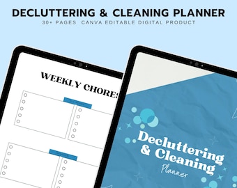 Op de afbeelding: Een digitale planner sjabloon voor opruimen en schoonmaken. De omslag heeft een blauwe achtergrond met witte sterren en cirkels. De tekst "Decluttering & Cleaning Planner" is in een retro lettertype.
