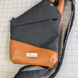 Left Shoulder | Anti-Theft Bag | Convertible Bag | Crossbody Sling | Unisex Bag Blk Quilted-magnetic