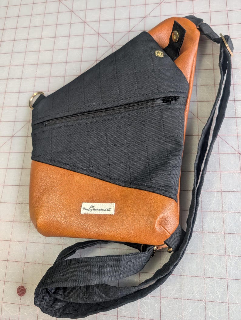 Left Shoulder | Anti-Theft Bag | Convertible Bag | Crossbody Sling | Unisex Bag Blk Quilted-magnetic