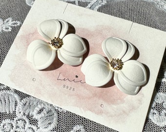 Flower Earrings| White Flower Petals with Gold Pistils