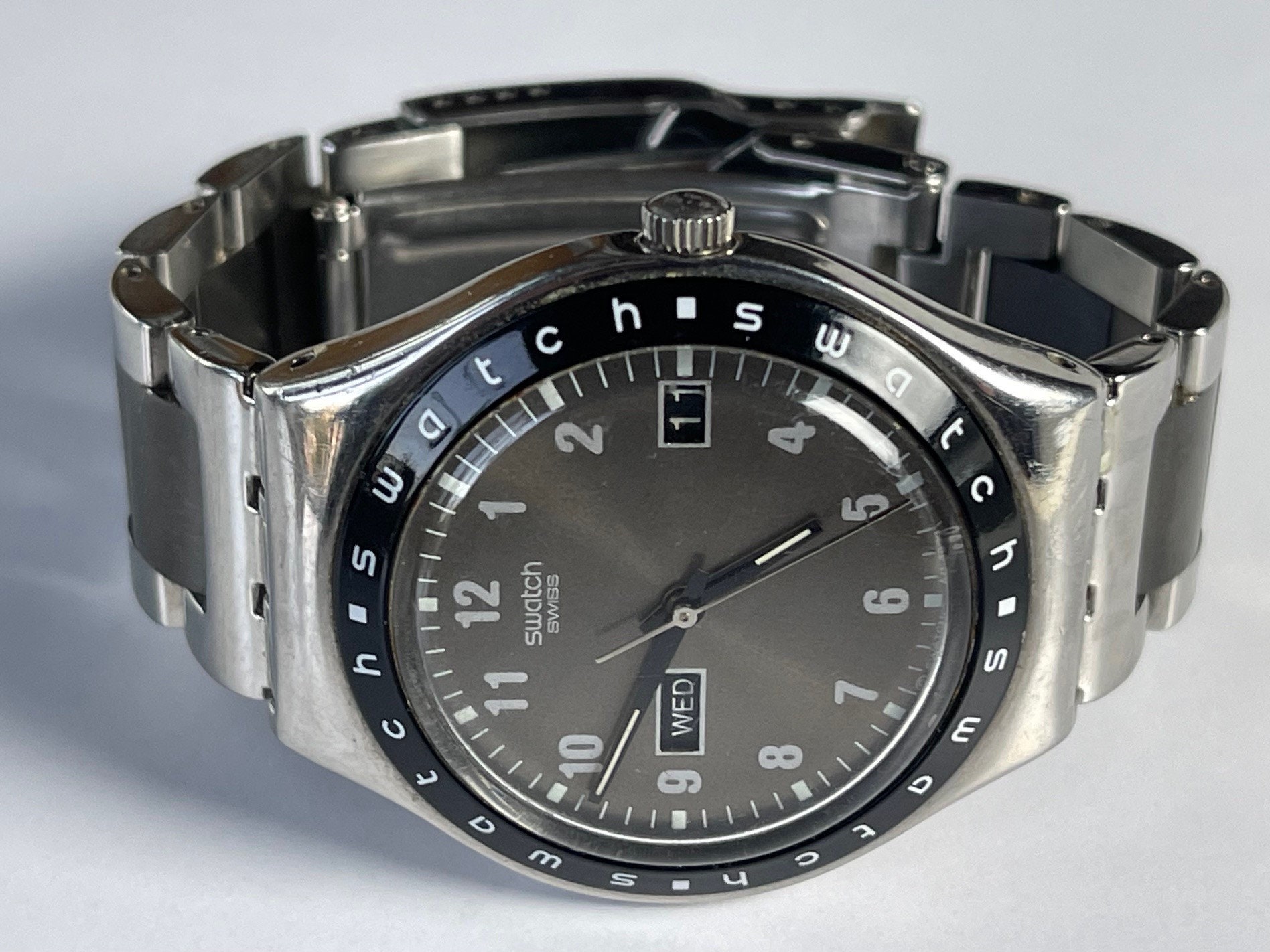 Swatch Irony AG1999 Calendar Day/date Balck Dial Vintage