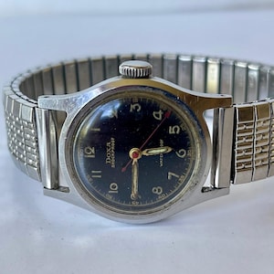 Doxa Military Officers WWII 1944 Black Dial Stainless Steel Screw Down Back Swiss Made 1944