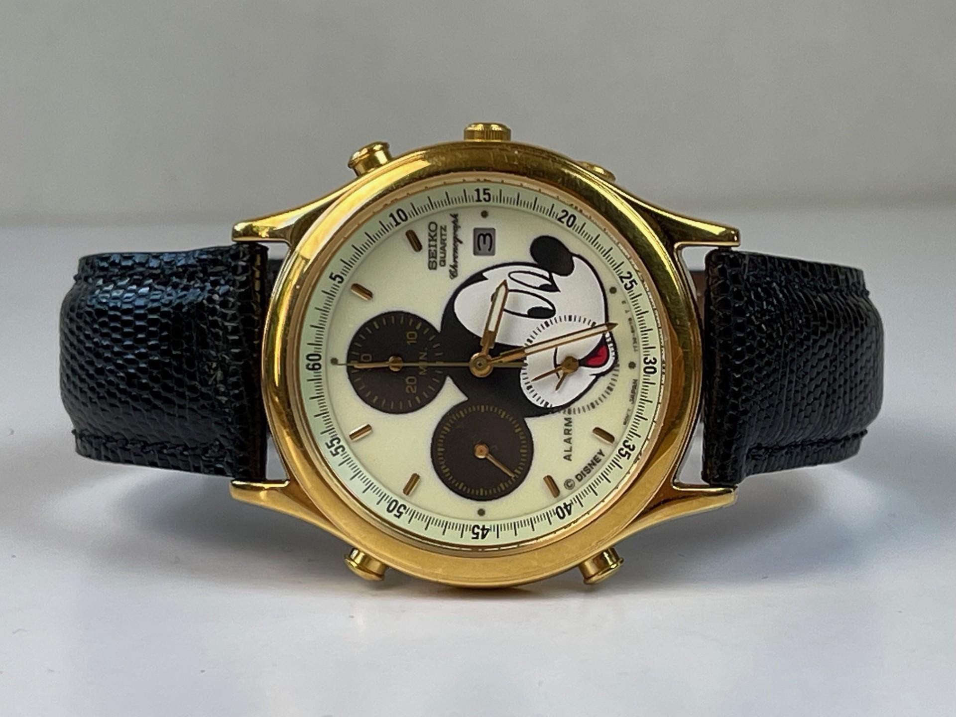 Vtg 1990\'s Seiko Chronograph Quartz Disney Mickey Mouse 7T32-6E99 Wrist Watch Seiko 7t32 6e90 Seiko Mickey Mouse Chronograph Watch Seiko  main image 3