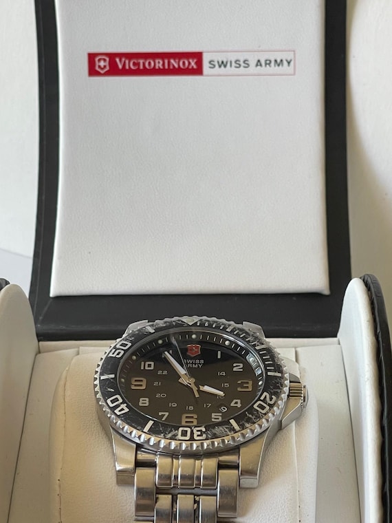 Victorinox Swiss Army Calendar Date 24hours Black Dial Large
