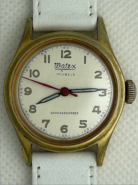 A_gents_1940s_Dominant_wrist_w