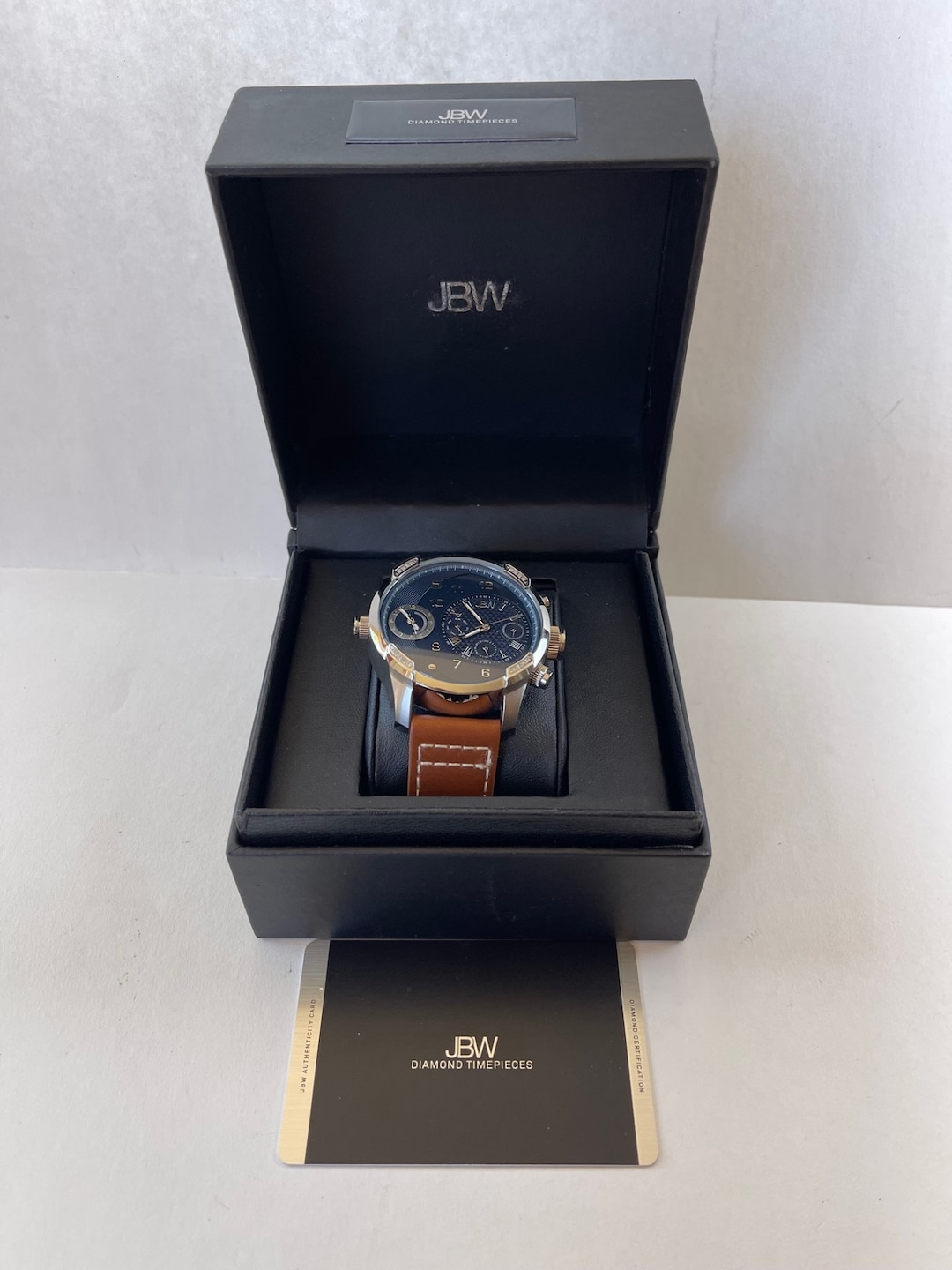 JBW J6325E G3 Hora dual Día/Fecha 24 horas Diamantes genuinos Caja