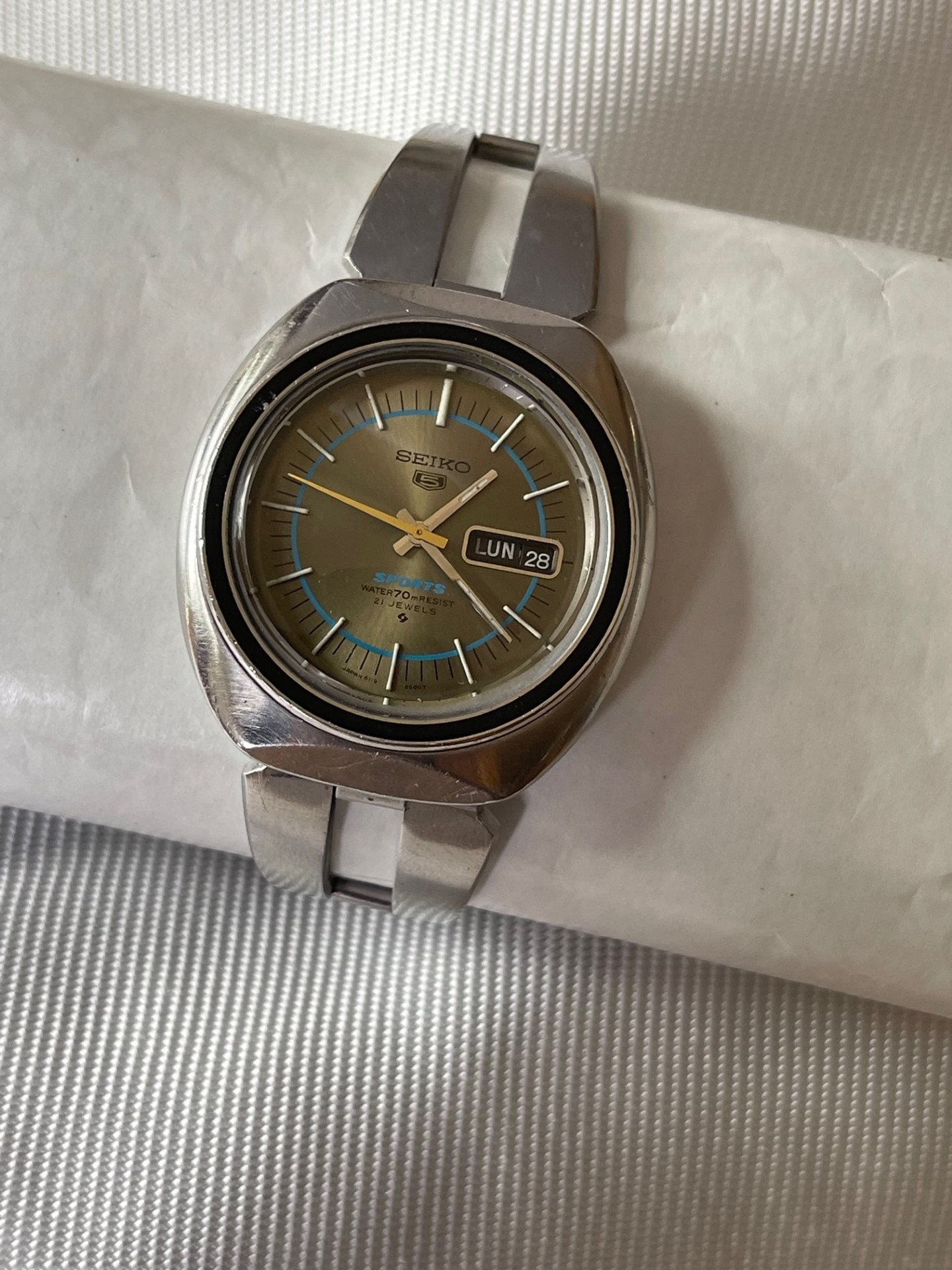 Seiko 5 Sports 70M Automatic Calendar Day Date Two Tone Dial Ref. 6119 8450 Cal.6119c Screw Down Back Made in Japan 1973 Etsy Canada