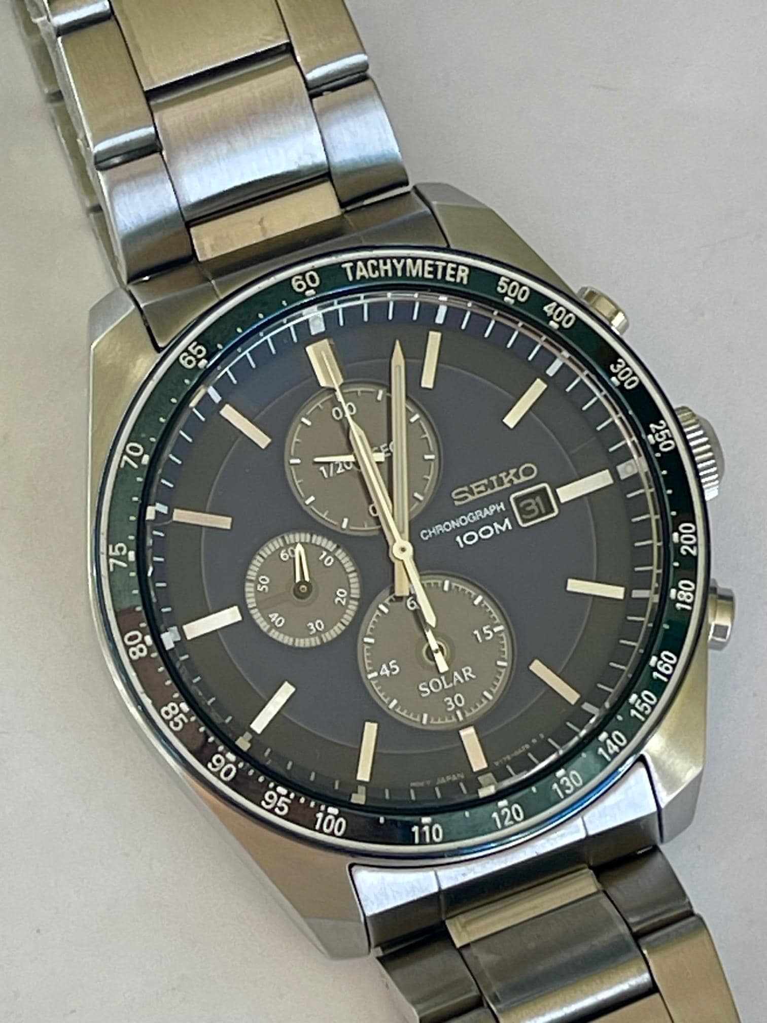 Seiko Solar Chronograph Ref.v176-0ay0 Tachymeter Calendar
