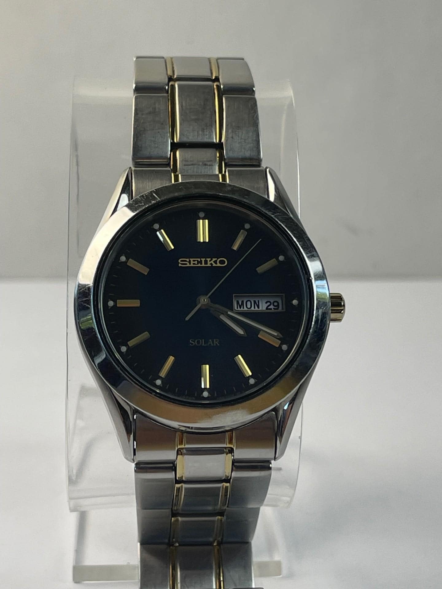 Seiko Solar Day /date Stainless Steel 2tone Black Dial Large 38mm