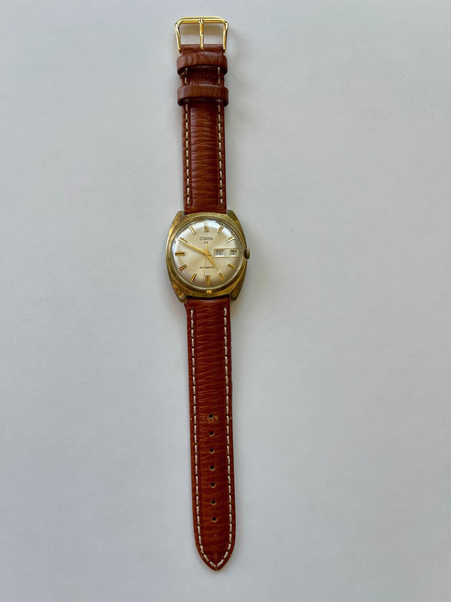 Clinton Automatic Calendar Day/date 25 Jewels Gold Capped Screw