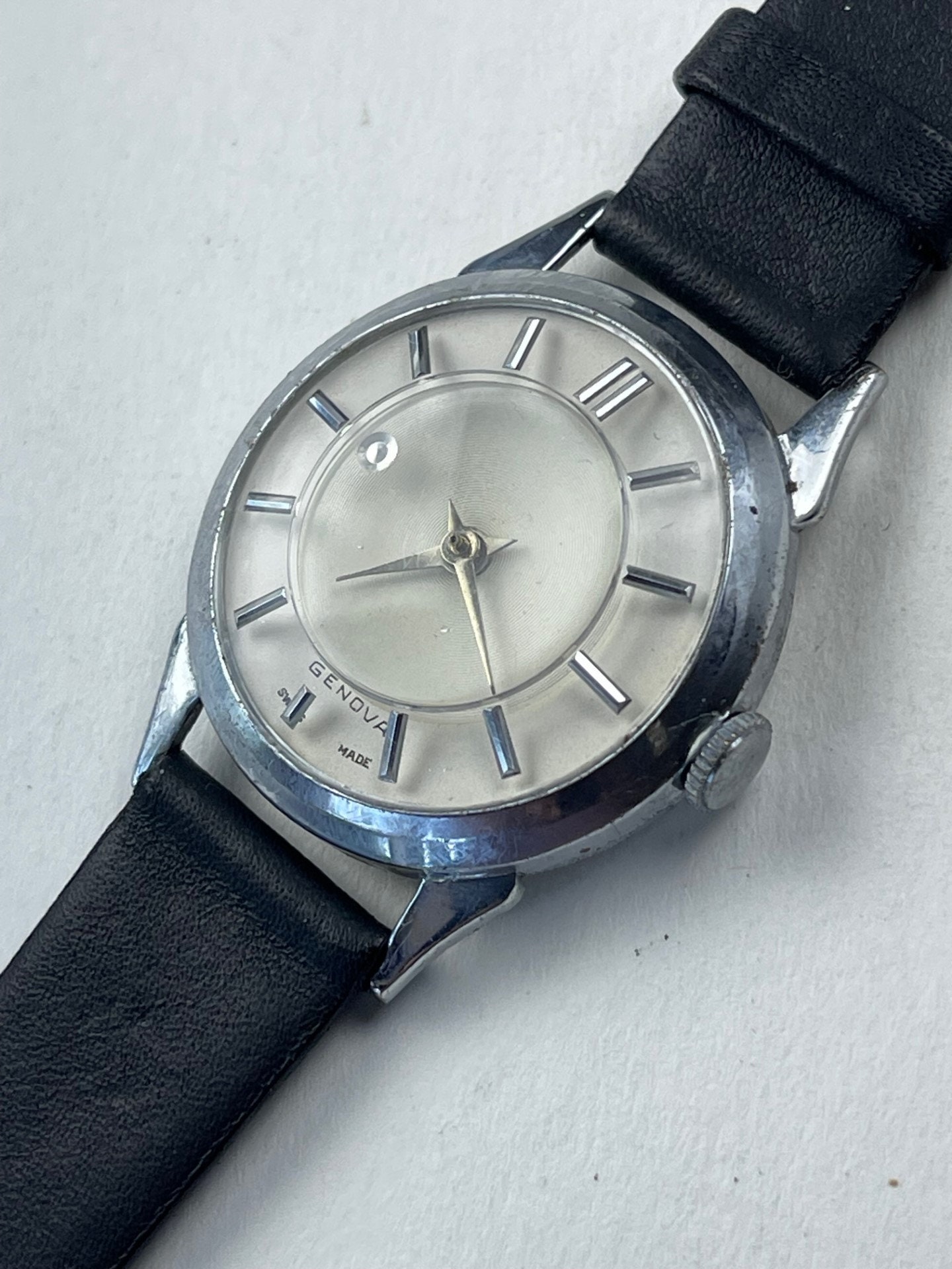 【限定値下】貴重【1950年代】LOUVIC スイス製 手巻き腕時計 ミリタリー Louvic watches - Etsy 日本