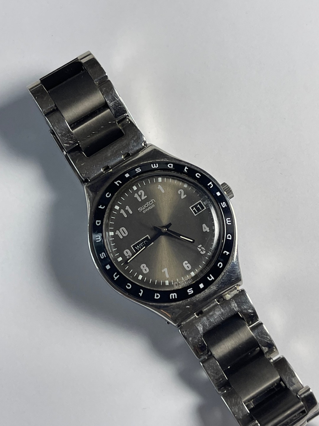 口コミ・レビューで人気商品を探そう Swatch Irony AG1999 Calendar Day/date Balck Dial Vintage 時計
