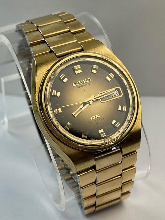 Seiko Automatic DX Calendar Day/date Sunburst Dial Ref. 6106-7619