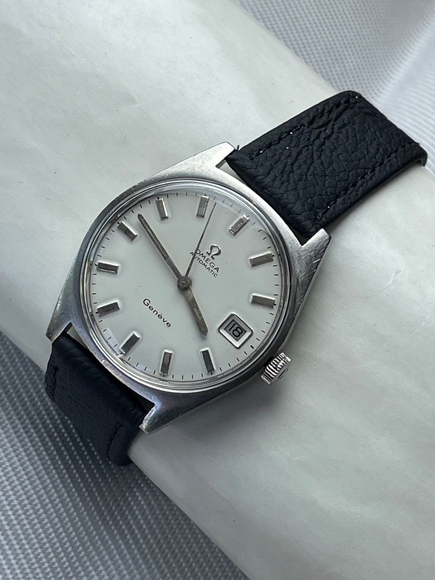 Omega Genève Automatic Calendar Date Stainless Steel Screw