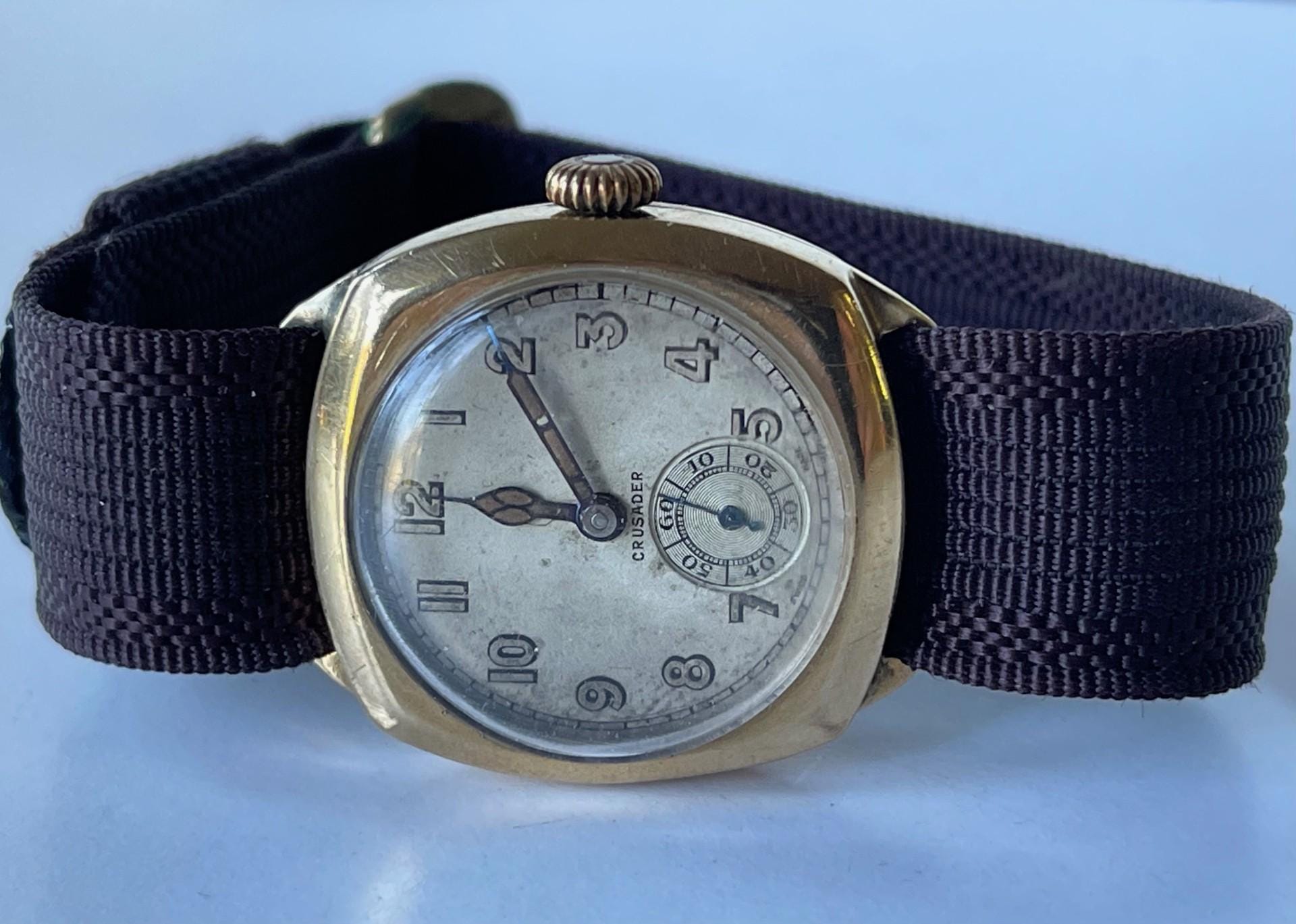 Crusader Solid 9K (375) Dennison Case Gold Military Officers Crusader Solid 9K (375) Dennison Case Gold Military Officers