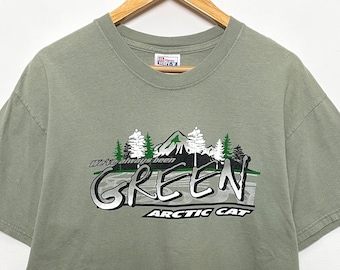 Vintage jaren 1990 Arctic Cat Sneeuwscooters 4 Takt "Groen" Spell Out Graphic T-shirt (past volwassen Medium)