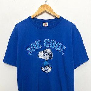 Vintage 1990s "Joe Cool" Snoopy the Peanuts Charles M Schulz Spell Out Cartoon Dog Graphic Tee Shirt (fits adult Large)