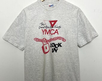 Vintage 1990er Jahre YMCA Grand River Region „Lock In“ buchstabieren Grafik-T-Shirt (Größe Erwachsene L)