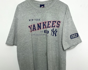 Vintage 2000 Pro Player New York Yankees MLB Baseball Spell Out Graphic Tee Shirt (size adult XXL)