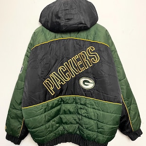 Vintage 1990s Pro Player Green Bay Packers NFL Experience Spell Out Graphic Zip Up Puffer Jacket (size adult XL)
