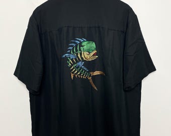 Vintage 1990s Hook and Tackle Embroidered Mahi Mahi Fish Graphic Black Button Up Short Sleeve Deep Sea Fishing Shirt (size adult XL)