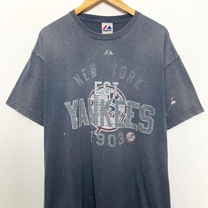 Vintage New York Yankees MLB Baseball American League Spell Out Graphic Gray Tee Shirt (size adult XL)