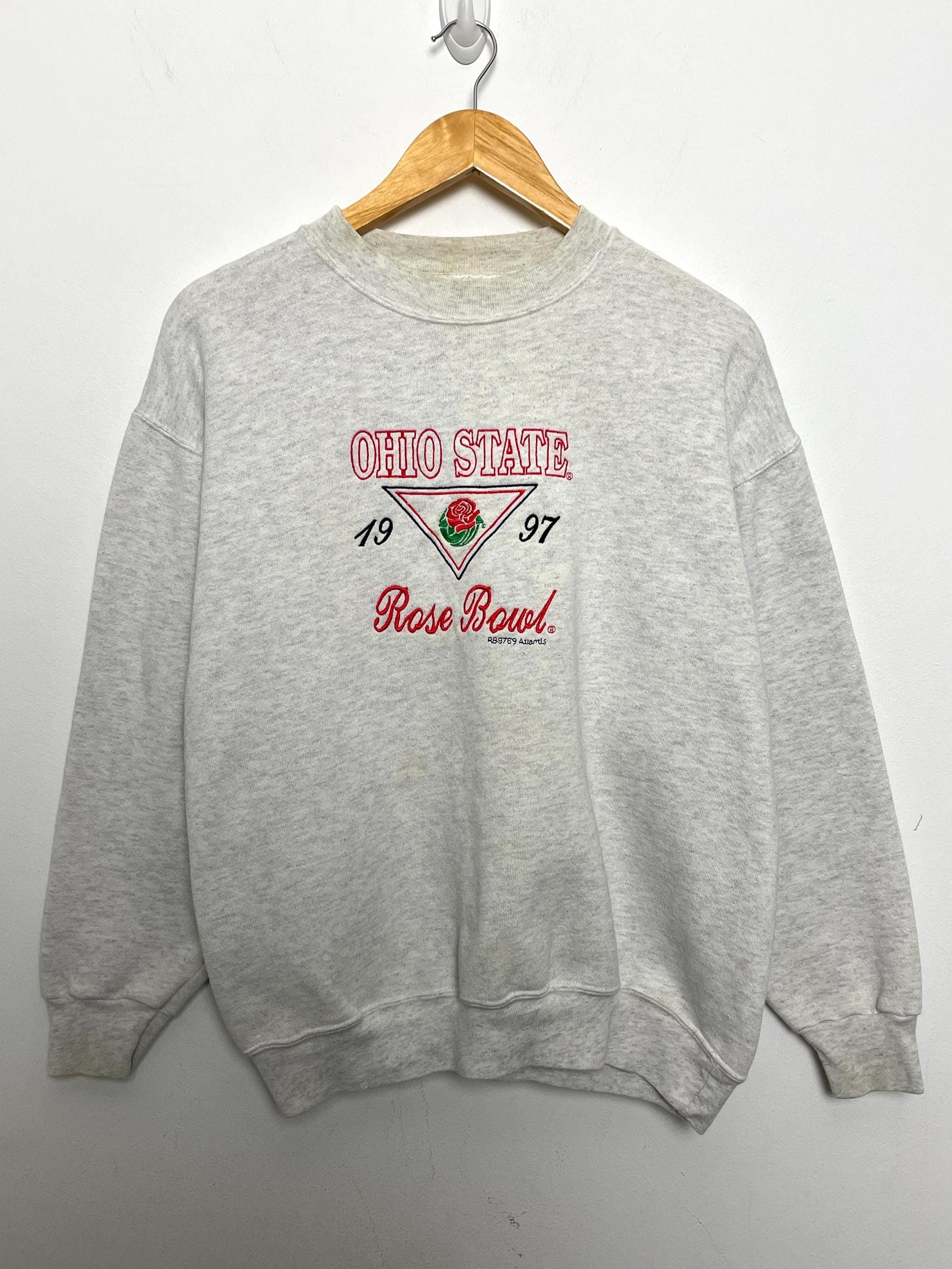 JaxVintageNYC Vintage 1997 Rose Bowl Ohio State Buckeyes College Football Big Ten Embroidered Spell Out Graphic Crewneck Sweatshirt Fits Adult Medium