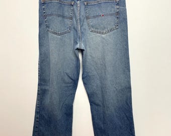 Jeansy Tommy Hilfiger z lat 90. XX wieku z szerokimi nogawkami w kolorze niebieskim (rozmiar 34)