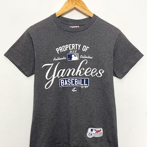 Vintage New York Yankees MLB Baseball American League Spell Out Graphic Tee Shirt (size adult Small)