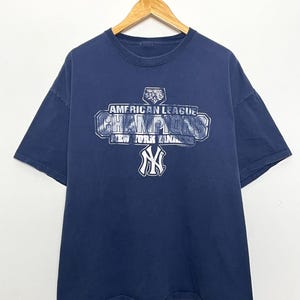 Vintage 2000s New York Yankees American League Champions World Series MLB Baseball Spell Out Graphic Tee Shirt (size adult XL)