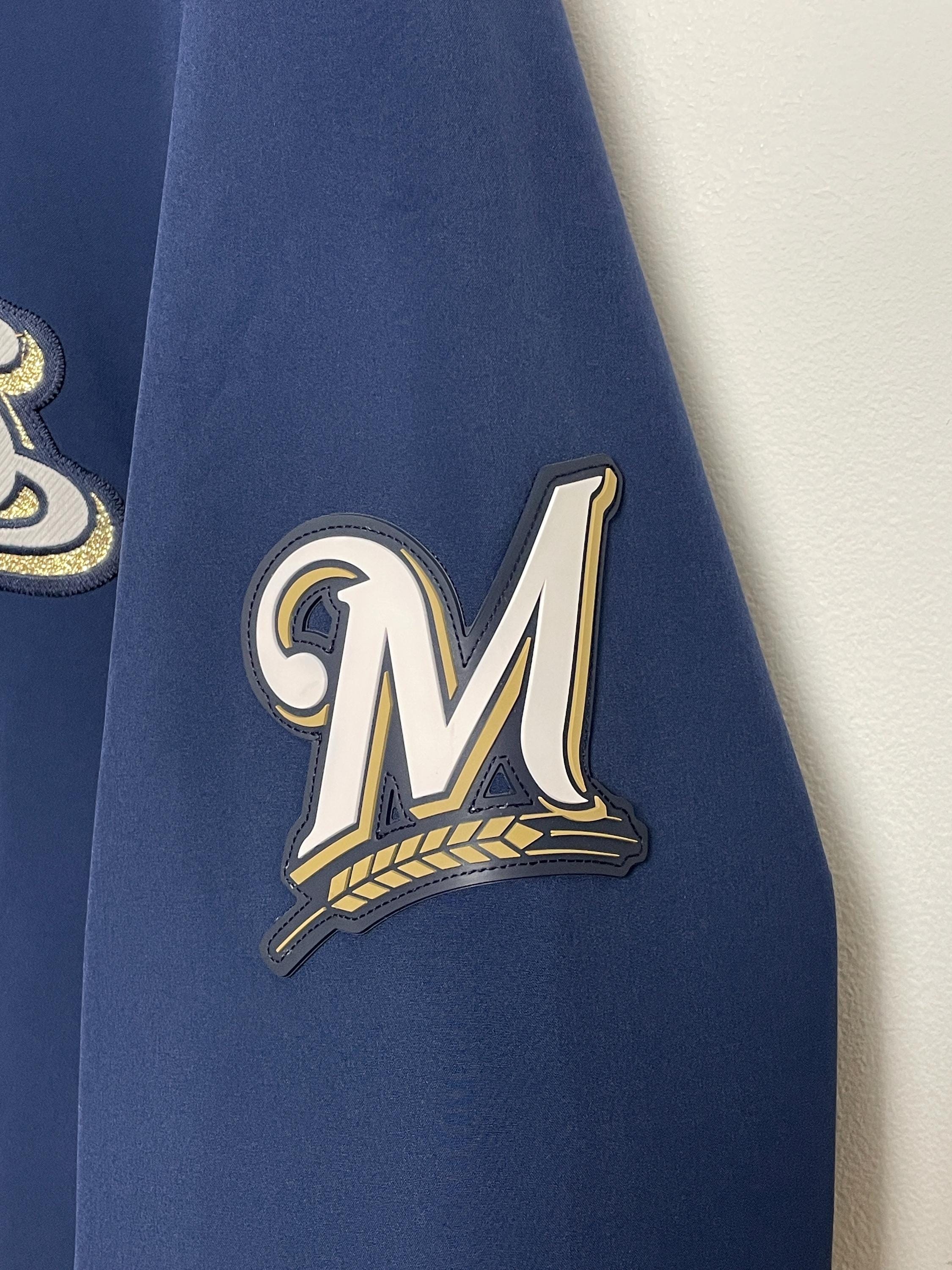 MLB 古着　Milwaukee Brewers プルオーバージャケット MLB 古着 Milwaukee Brewers プルオーバージャケット Vintage