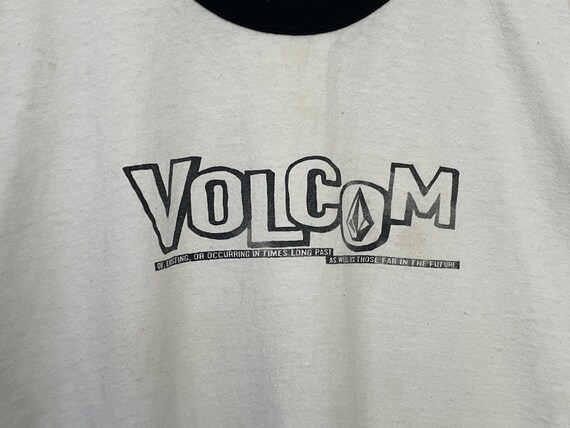 Vintage Y2K Volcom Surfwear Spell Out Graphic Ringer Tee