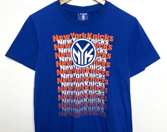 Vintage 2000s New York Knicks NBA Basketball Graphic Tee Shirt (fits size adult Small)
