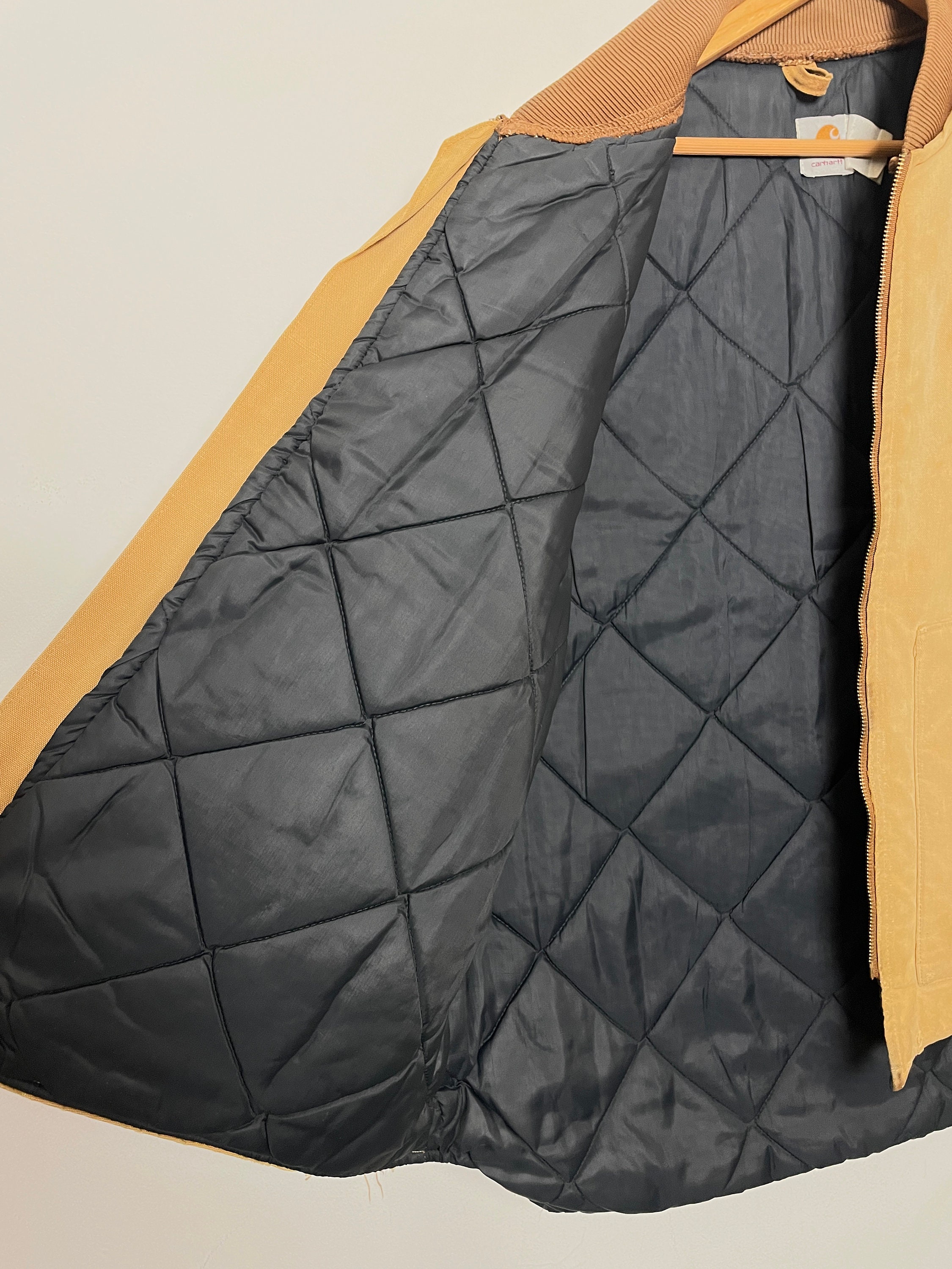 Vintage 1990s Carhartt Quilt Lined Sun Faded Beige Zip up Vintage 1990s Carhartt Quilt Lined Sun Faded Beige Zip up