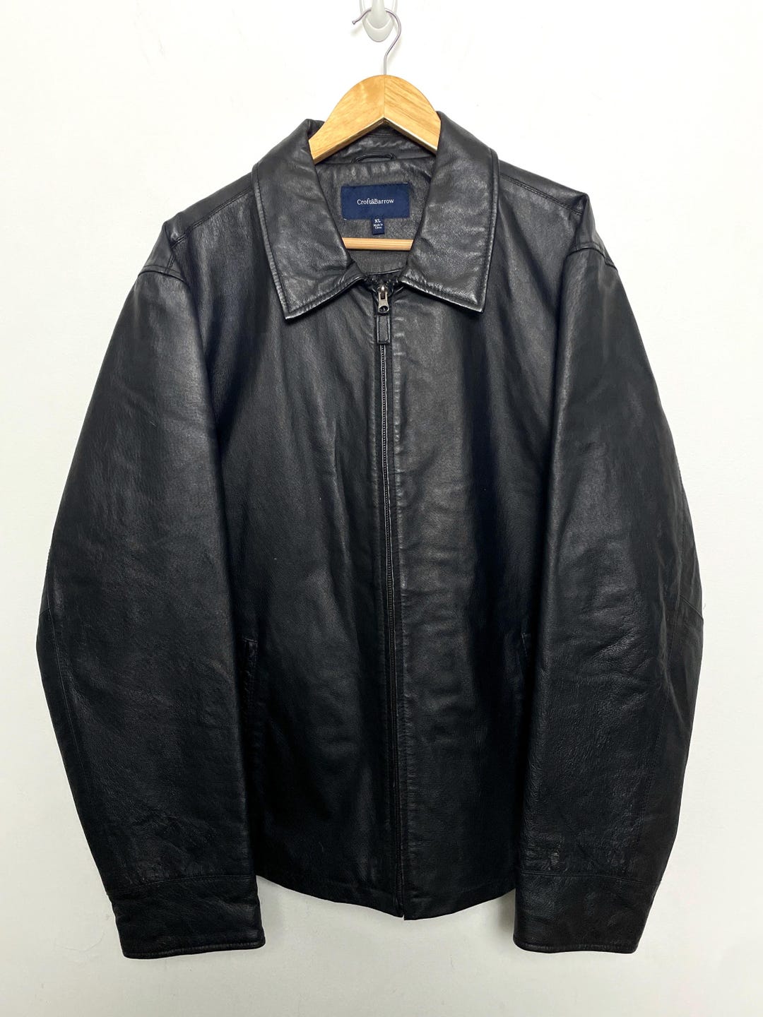 Vintage Zip up Genuine Black Leather Bomber Jacket (size