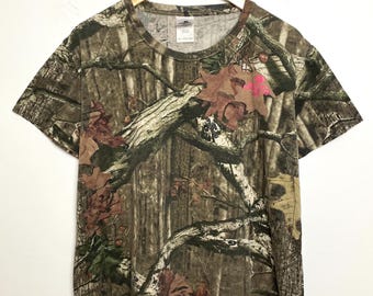 Vintage Mossy Oak Women’s Realtree Style Camouflage Tee Shirt (size women’s XXL)
