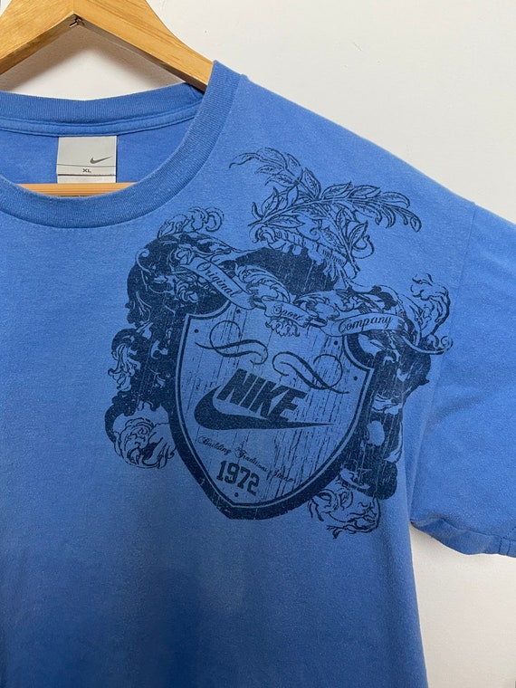 Vintage Nike Y2K Design Spell Out Swoosh Logo Blue Graphic