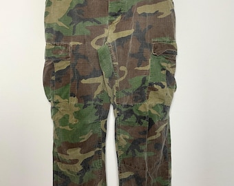 Pantalones cargo militares estadounidenses de camuflaje boscoso, estilo vintage de los años 80 (talla 32).