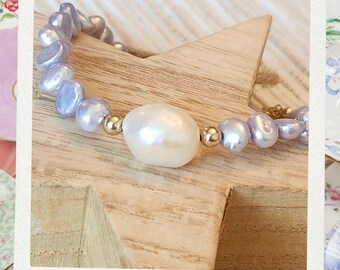 Pretty light blue pearl bracelet