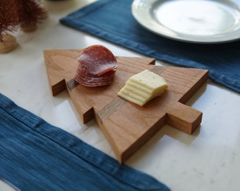 Tablero de charcutería de árbol de Navidad de madera hecho a mano