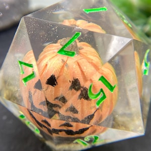 Halloween Pumpkin D20 Dice for Tabletop RPGs, Sharp Edge DND Dice
