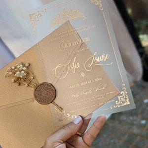 Invito per la Quinceañera con busta in rame, acrilico dorato, sigillo in ceralacca verde e fiori selvatici secchi, invito per il quindicesimo compleanno