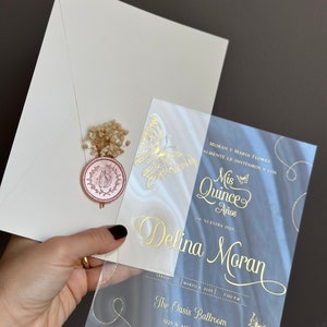 Invito Quinceañera con avorio, busta color crema, oro dorato, sigillo di cera e fiori selvatici essiccati, dolce quindicesimo compleanno, inviti in acrilico