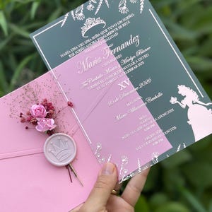Invito per la Quinceañera con busta rosa, acrilico dorato oro rosa, sigillo di ceralacca e fiori selvatici secchi, dolce 15° compleanno, invito per principi