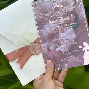 Convite de 15 anos com envelope creme Baby Ivory, dourado rosé, lacre de cera e flores silvestres secas, para festa de 15 anos, acrílico transparente