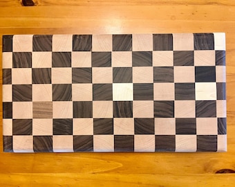 18&quot; X 9 1/2&quot; CHECKERED MAPLE / WALNUT End-grain Cutting Board